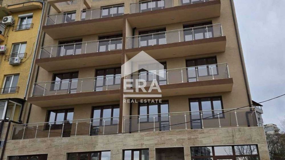 Търговско помещение за продажба, в новопостроена сграда в жк Дружба 3