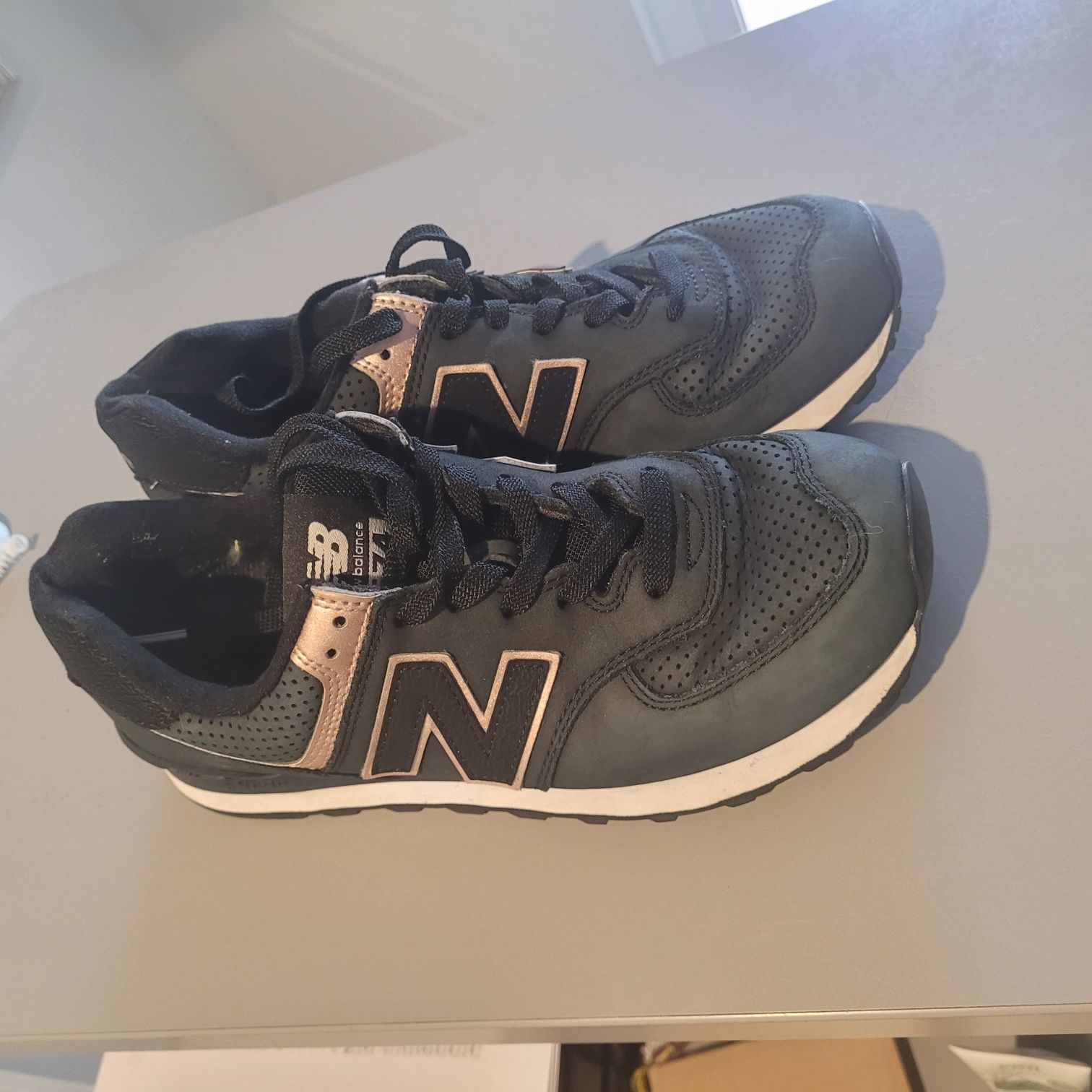 New Balance negri