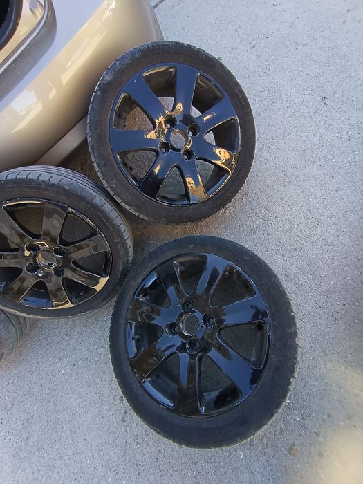 Гуми и Джанти със минимални забележки