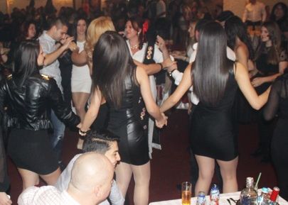 Ospătarii la petreceri și evenimente