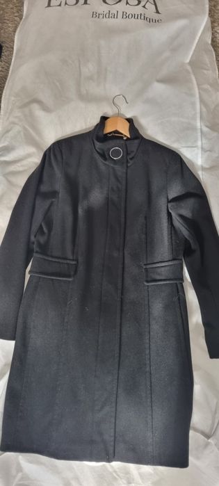 Vand paltoane +geaca dama .