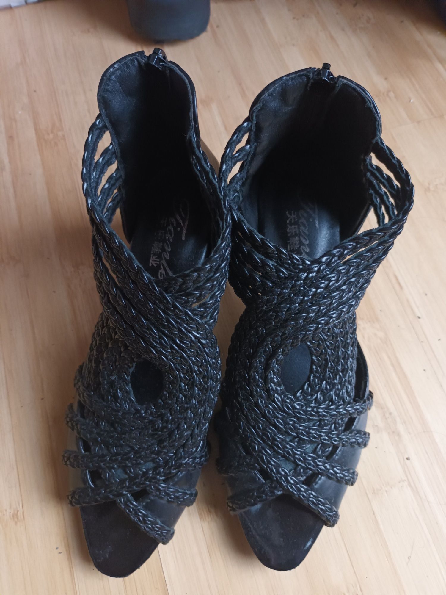 Pantofi platforma