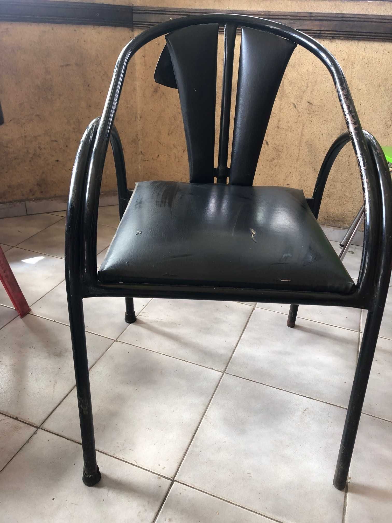 Метални маси и столове