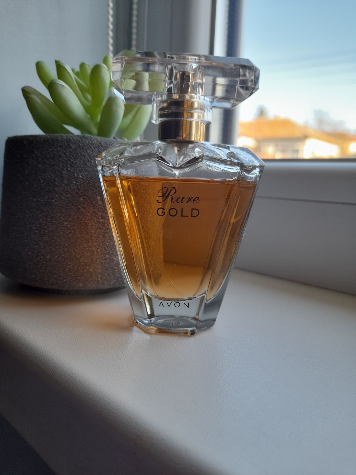Парфюми  и лусион за тяло Avon