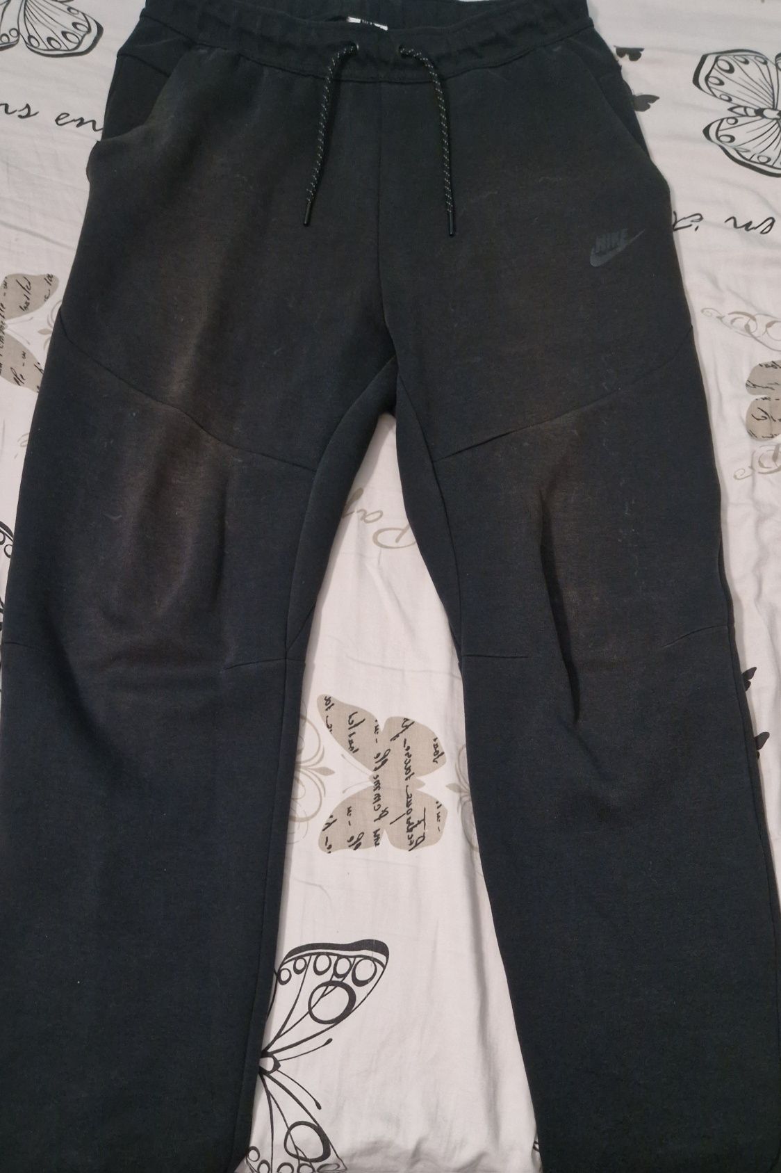 Vand pantaloni de tech fleece Nike