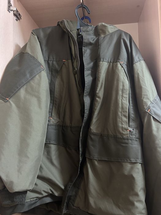 Продам куртку зимнюю со штанами