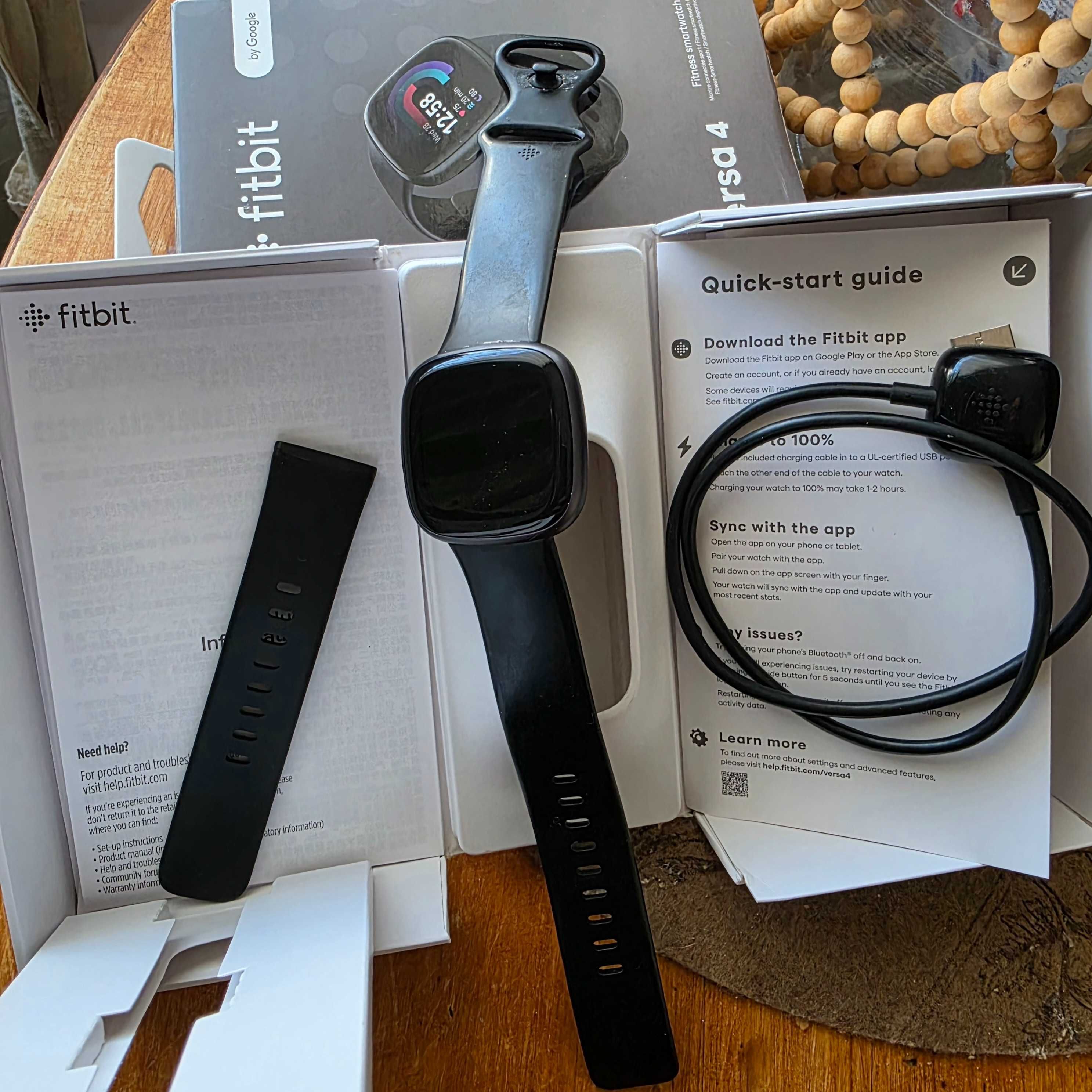 Смарт часовник Fitbit versa 4