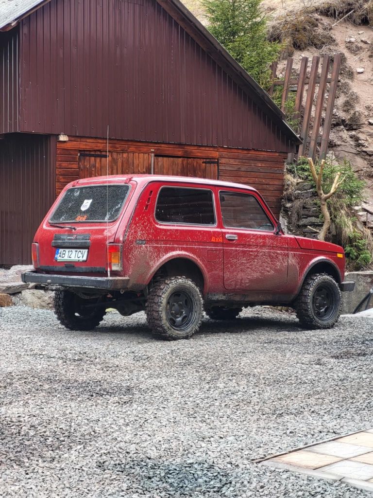 Lada niva 1.7 benzina
