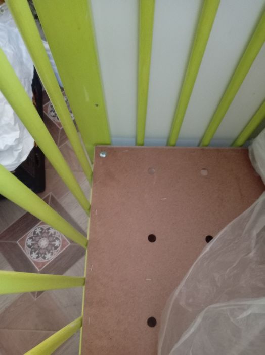 Pătuț pentru copii cu două nivele