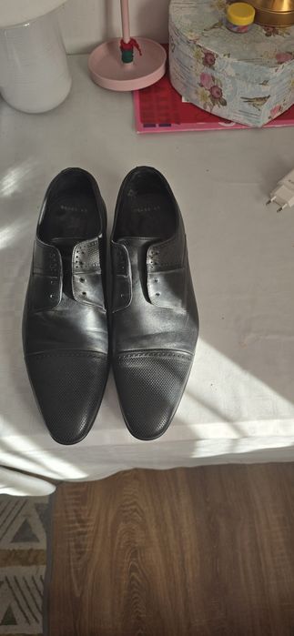 Pantofi Pasha purtati odata la o nunta cumparati la 500 lei.