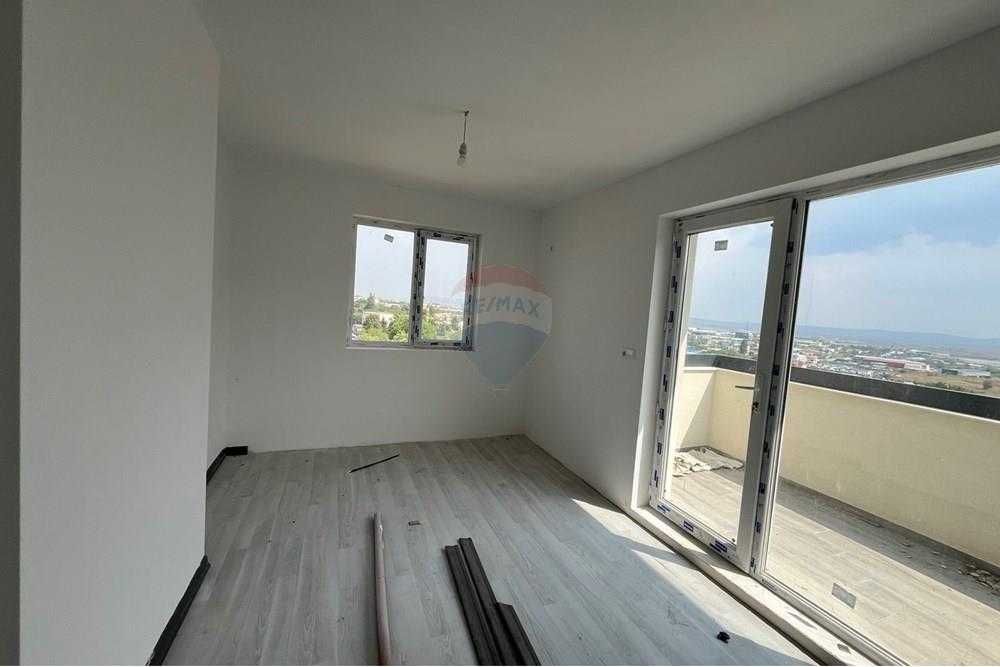 Продава се Двустаен апартамент в Шумен, Добруджански - 54 кв.м за 1455 €/кв.м - Снимка #5