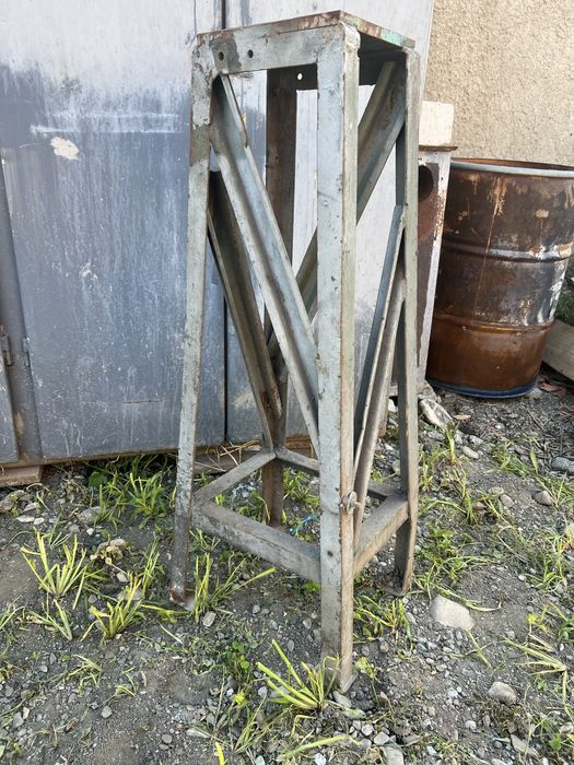 Suport polizor masiv