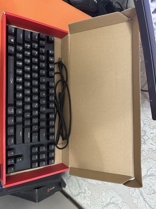 Продам игровую клавиатуру HyperX