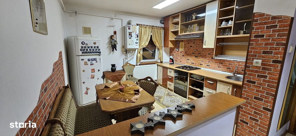 Apartament 4 camere decomandat Micro 20 pret 135.000 euro negociabil