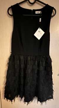 Черна рокля с ефирна долна част