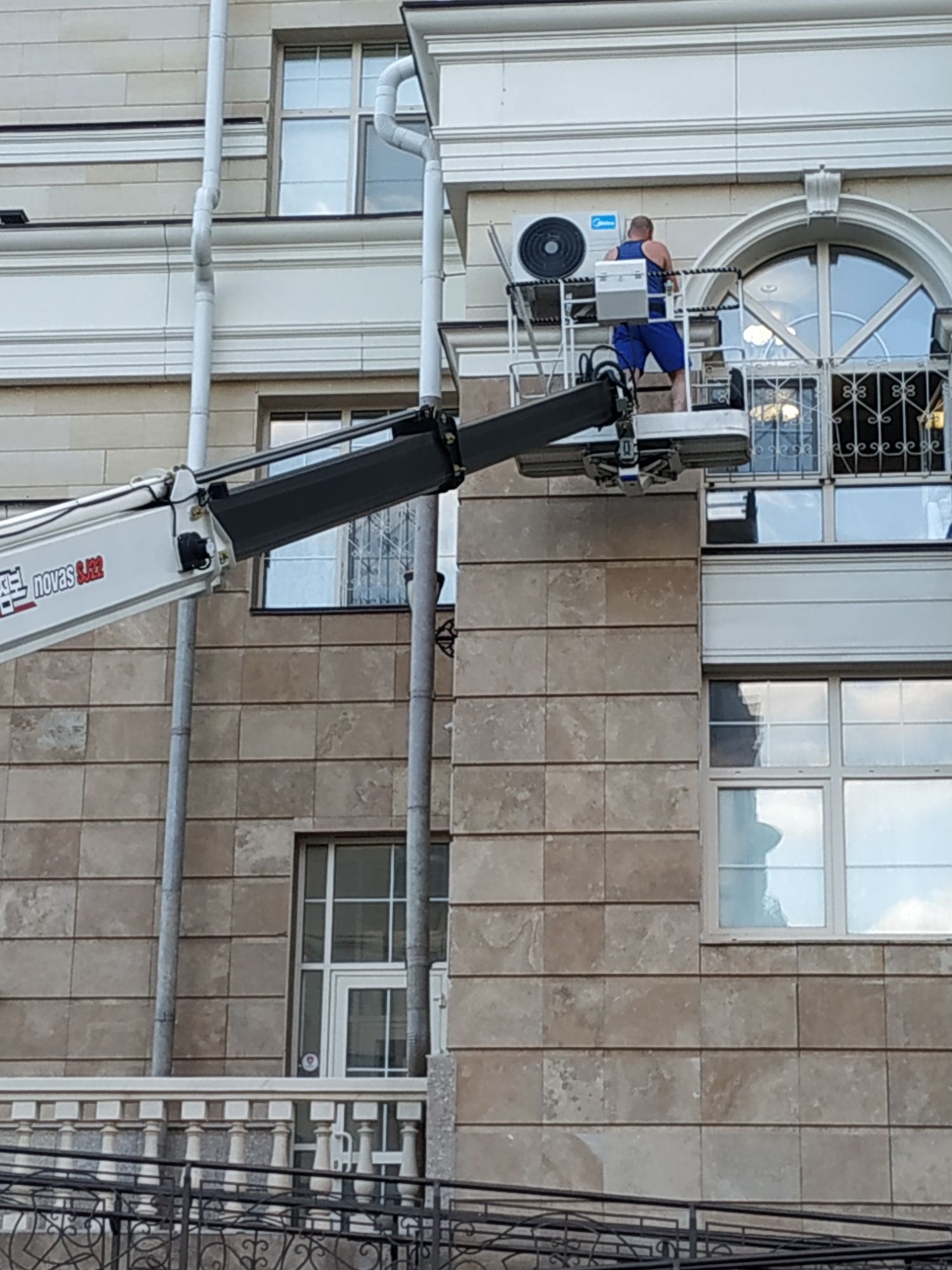 Заправка чистка, установка с пылесосом, продажа кондиционеров в Астане