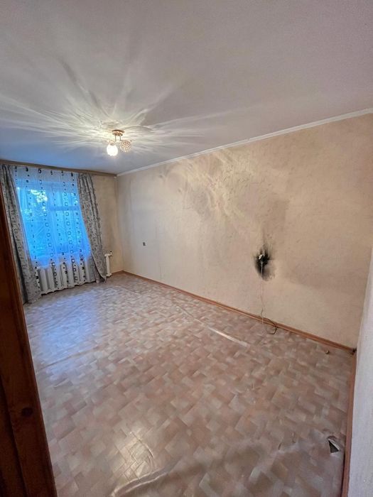 3 комнатная квартира район  8 школы новой планировки 25000