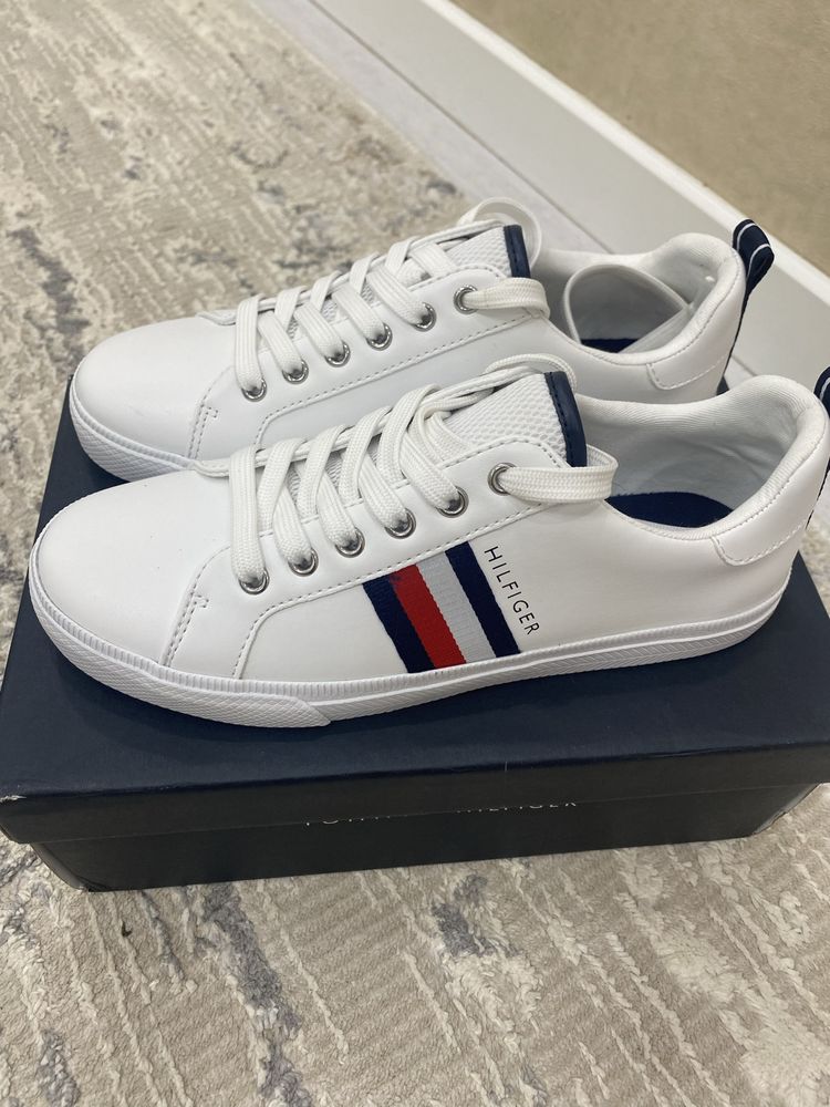 Продается оригинал Кеды от Tommy Hilfiger
