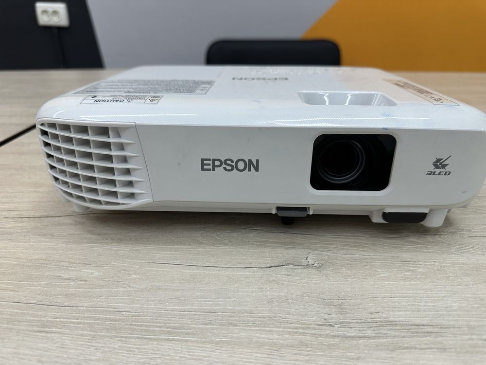 Projector epson EB -e01