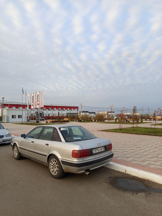Продам Ауди 80 б4