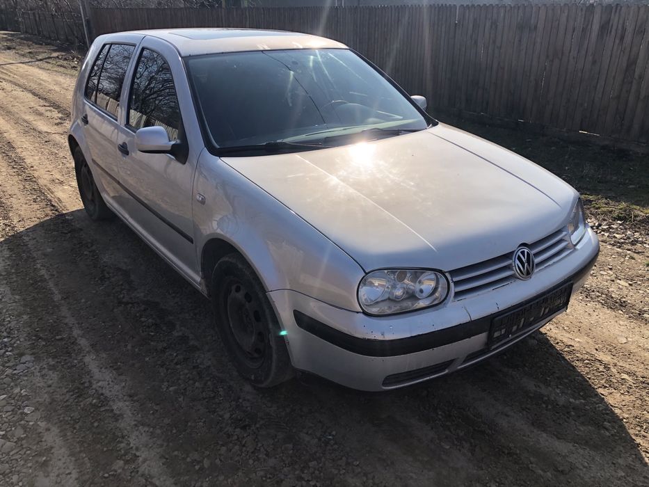 Dezmembrez Golf 4 1.6