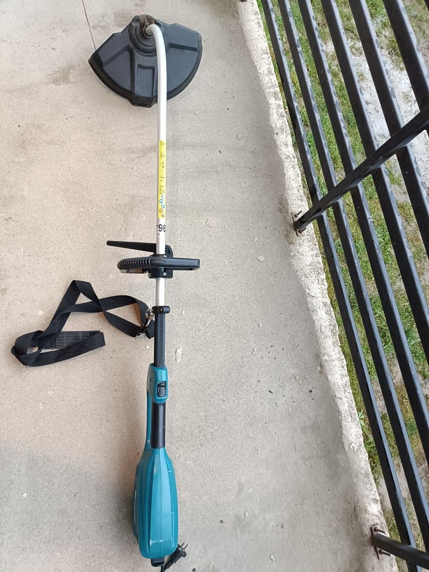 Trimmer motocoasă de tuns gazon/iarba electric Makita UR3501, putere 1