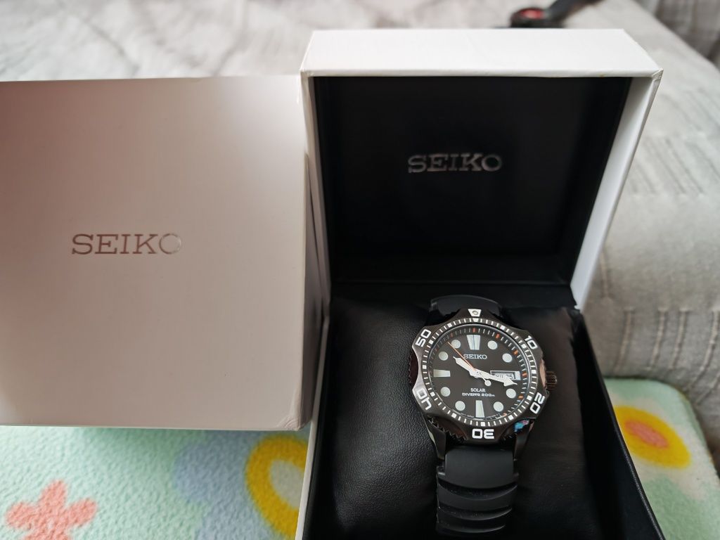 Seiko Solar V158-0AE0 Black Dial DIVERS 200 m