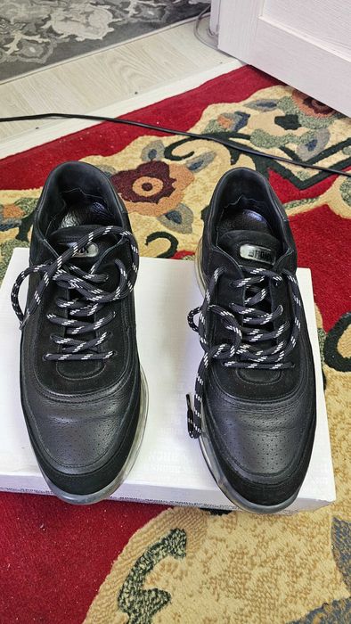 Продаются офигенные кожаные кроссовки