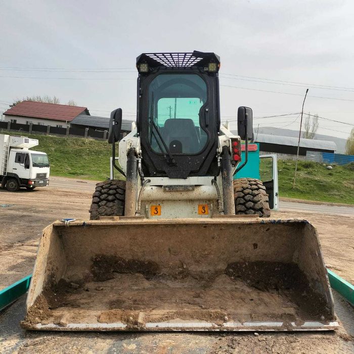 Услуги минипогрузчика. Услуги эвакуатора.   Аренда бобката.