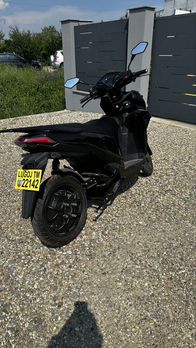 Scooter electric categoria a1 ori B