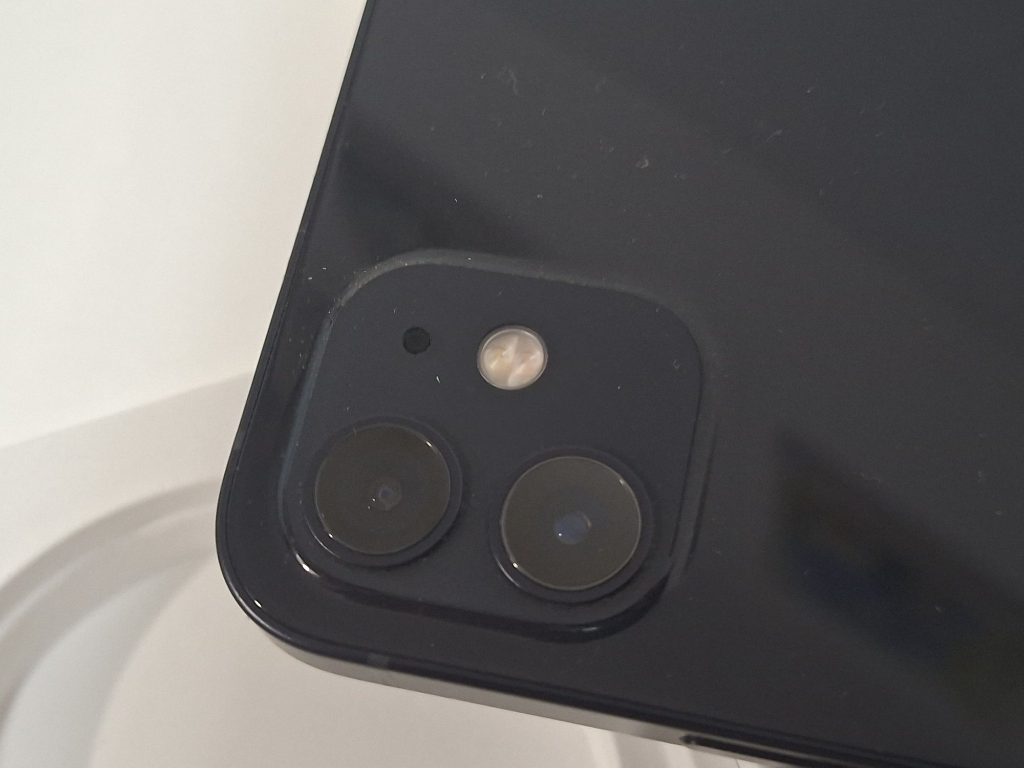 IPhone 12 64 gb. !