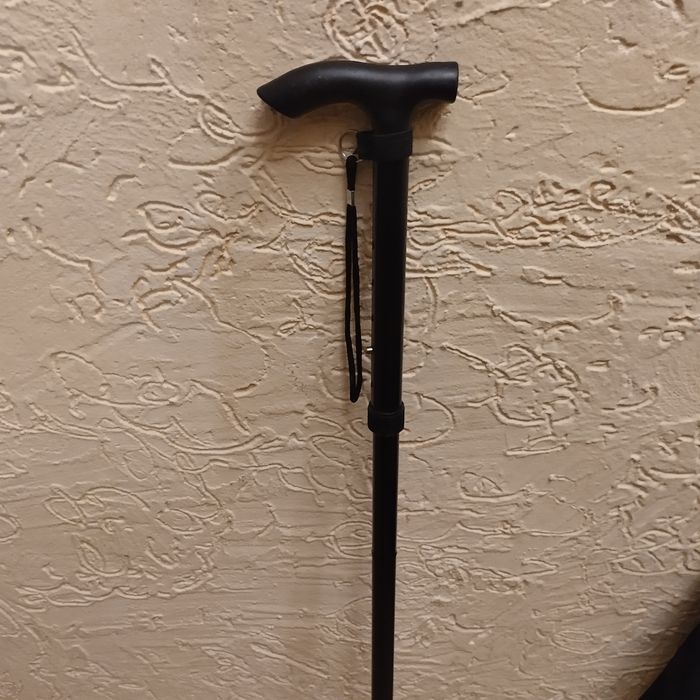 Трости складные новые  черная