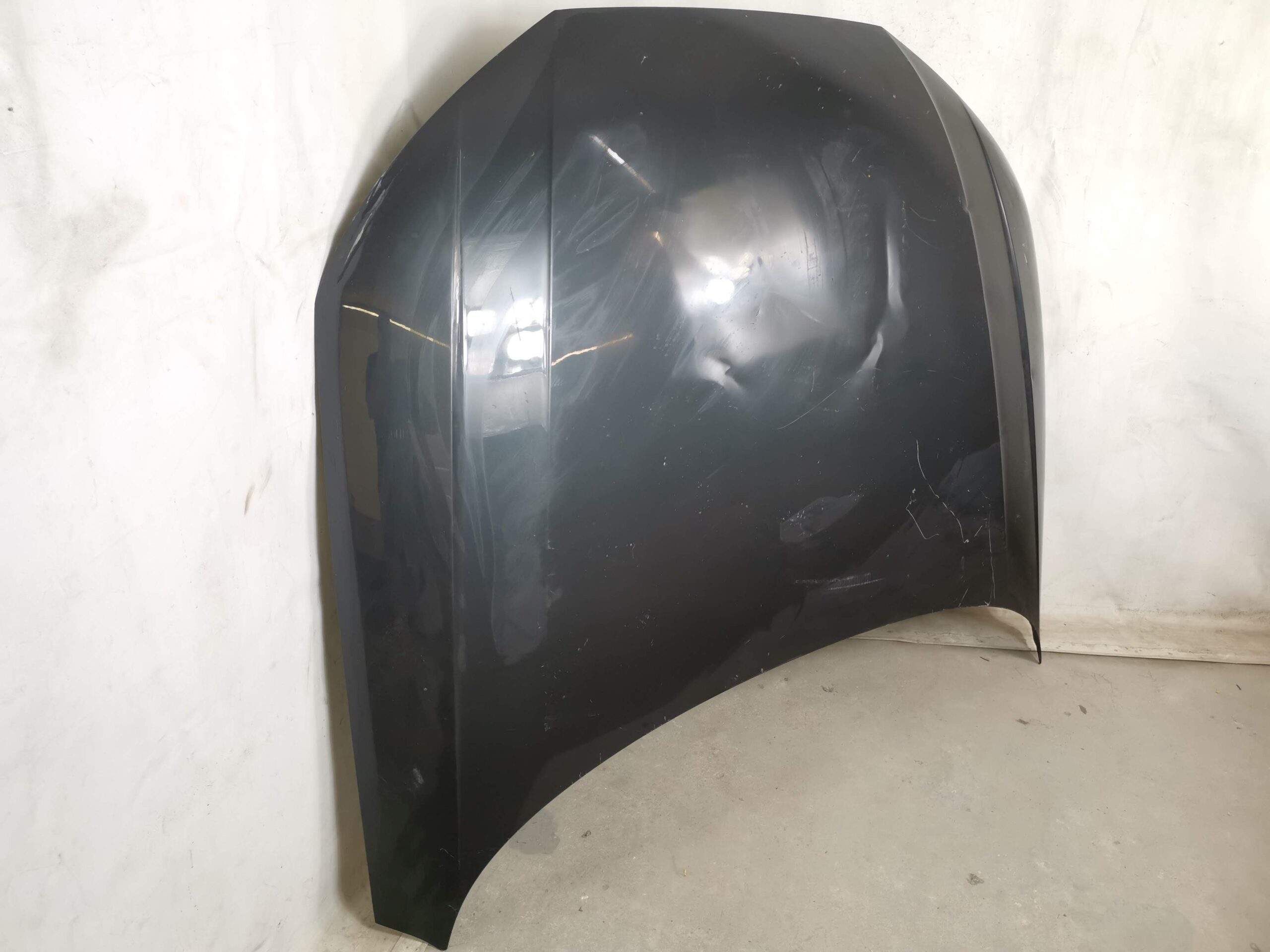 Преден капак Ауди А4 Б9 / Audi A4 B9 [ - ] Продавам преден капак за Ау
