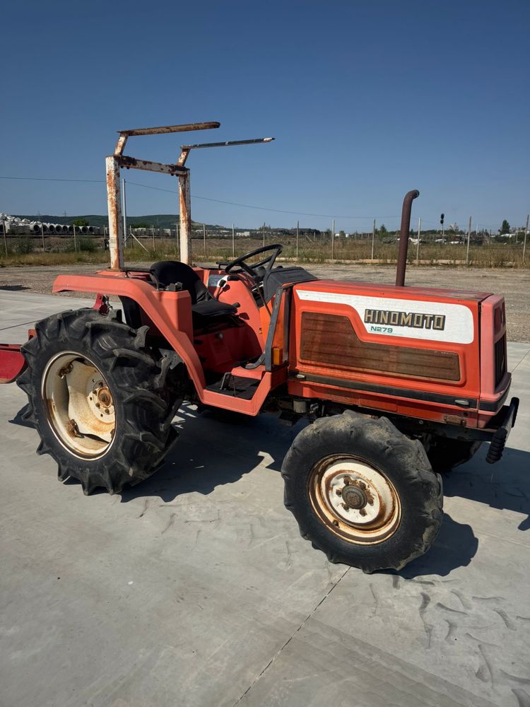 Tractor Hinomoto N279 4x4 28 CP