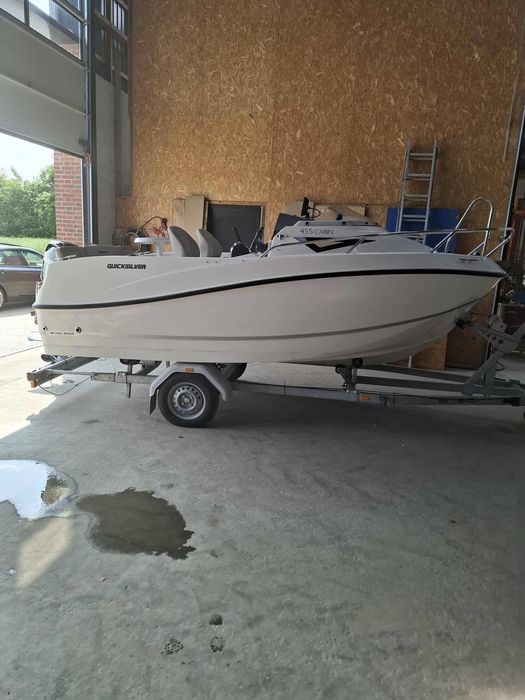 Vând urgent Barca cabinata quicksilver 455 cabin