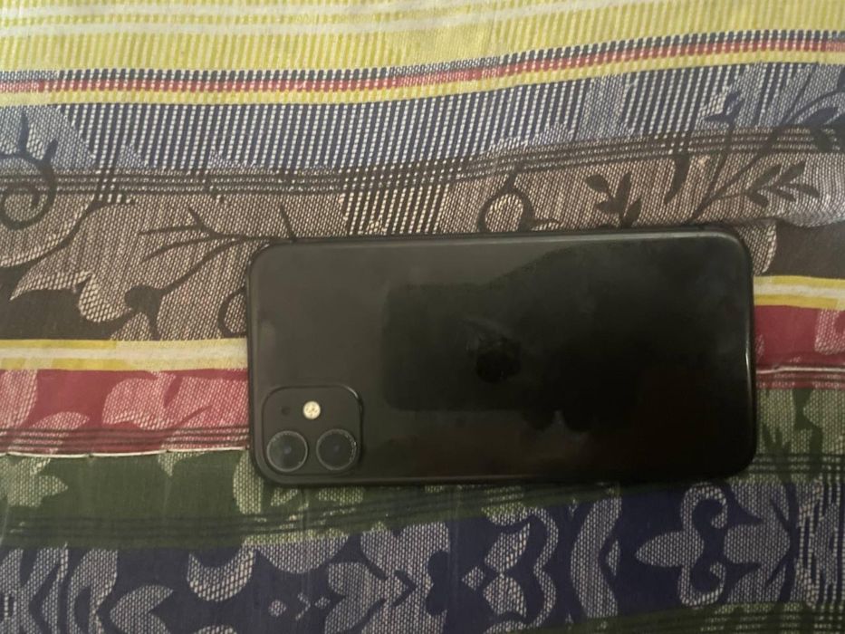 Айфон 11 продам 60-70к торг