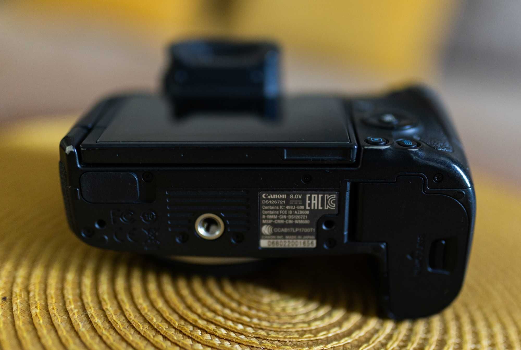 Фотоапарат Canon EOS R
