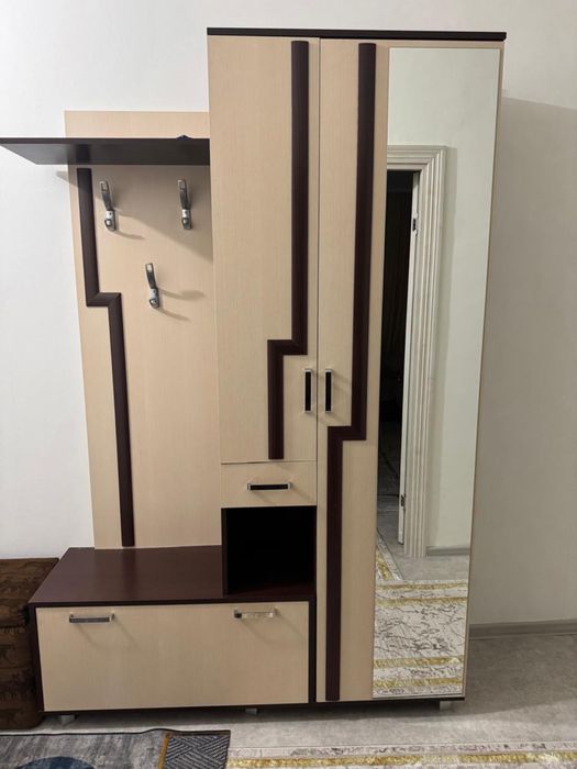 Прихожий шкаф в отличном состоянии