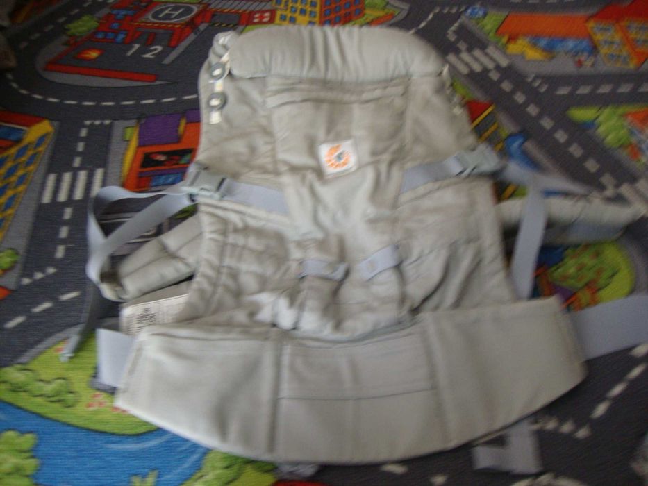 Marsupiu ergobaby