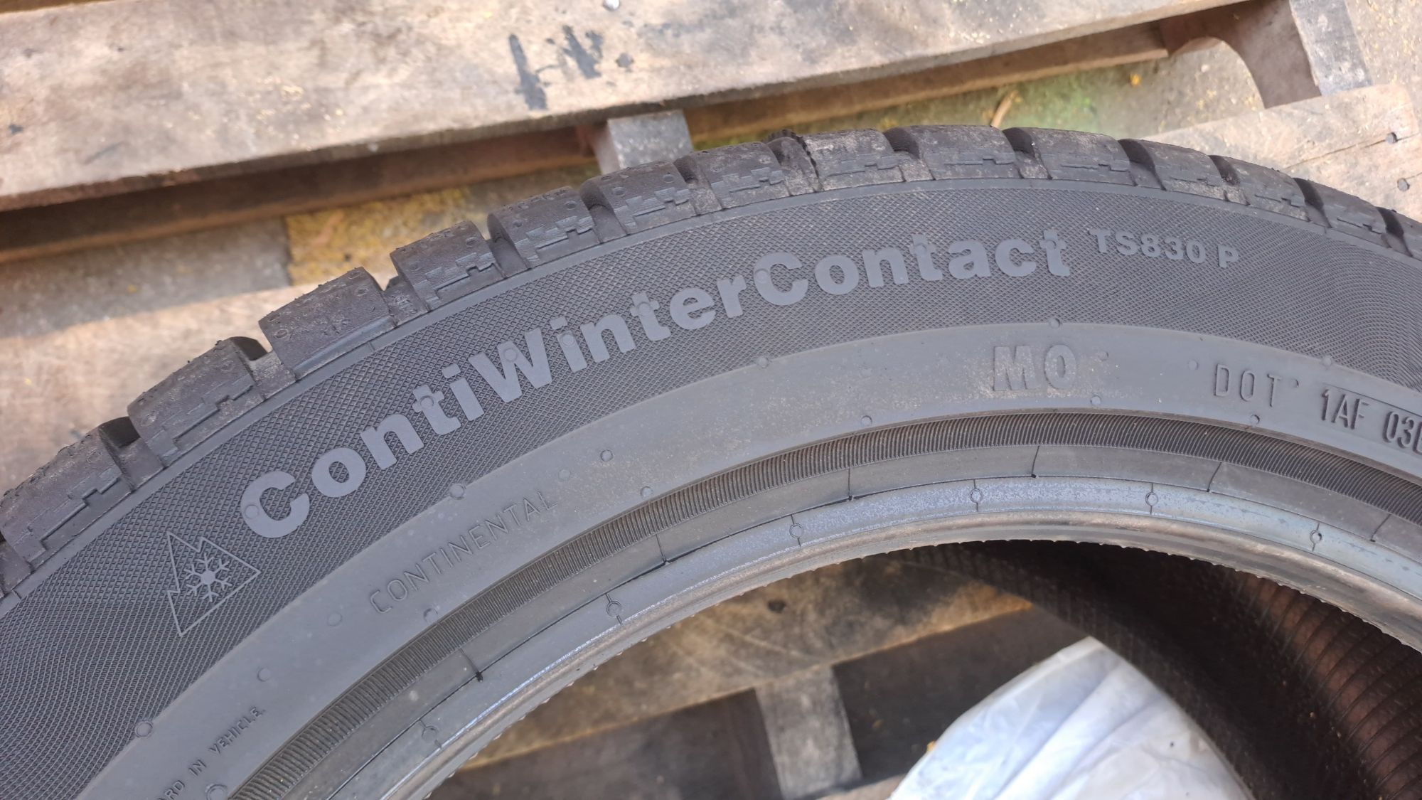 1бр. Нова Зимна 245/45/17 Continental