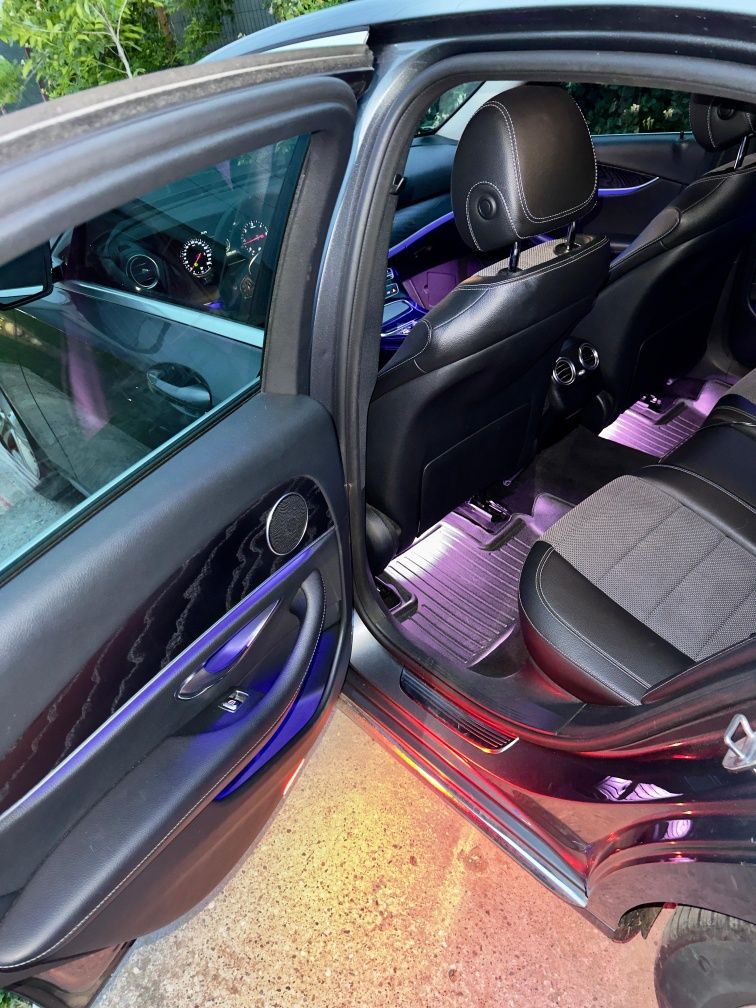 Mercedes-Benz E200