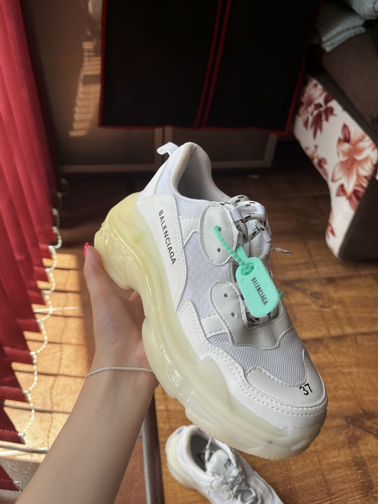 Balenciaga triple s