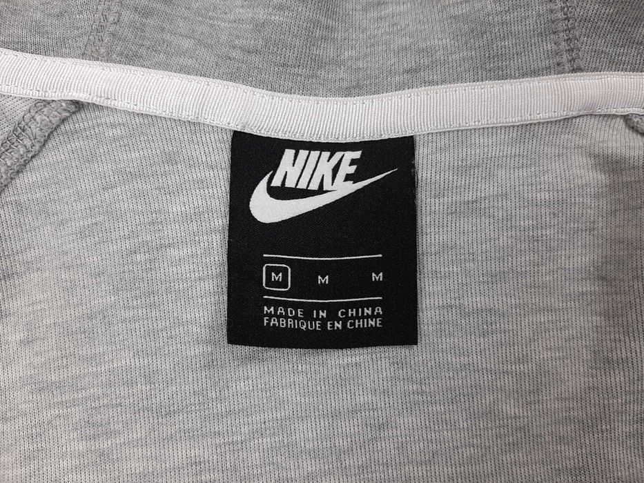 Nike Tech Fleece Cape - Оригинално дамско горнище размер M