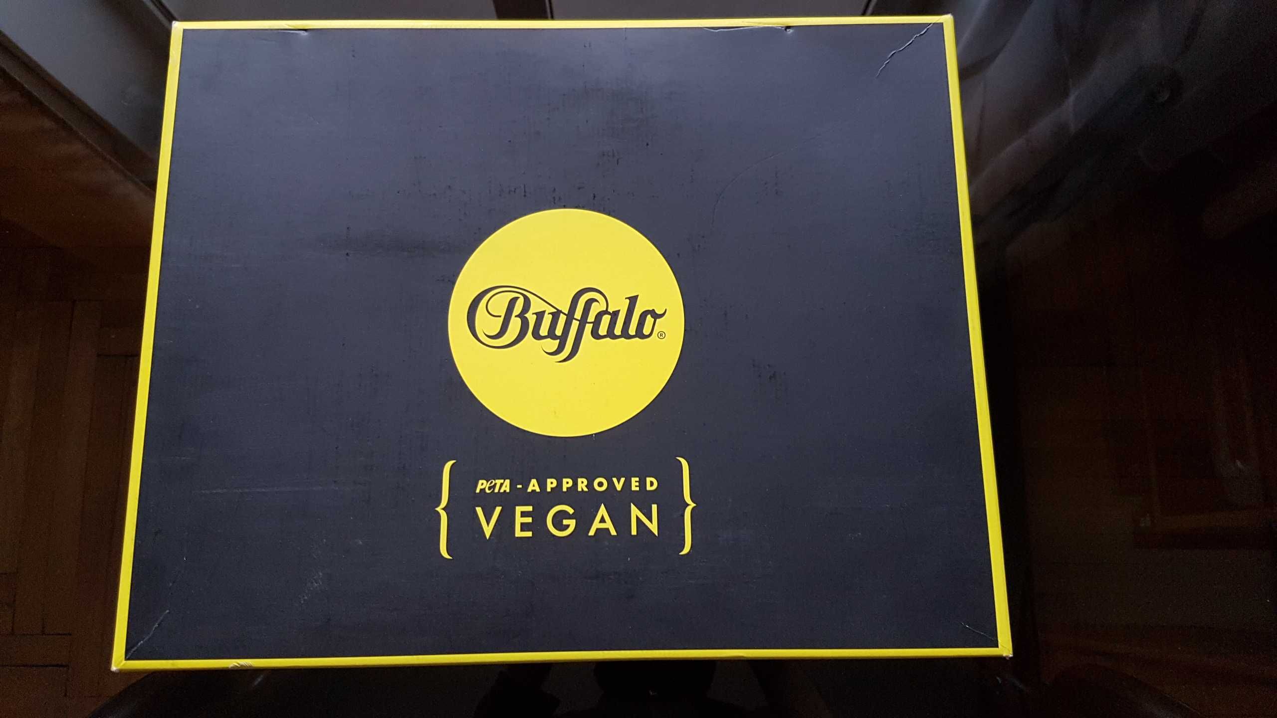 Ghete Buffalo Raven mărimea 44 din piele certificată Vegan