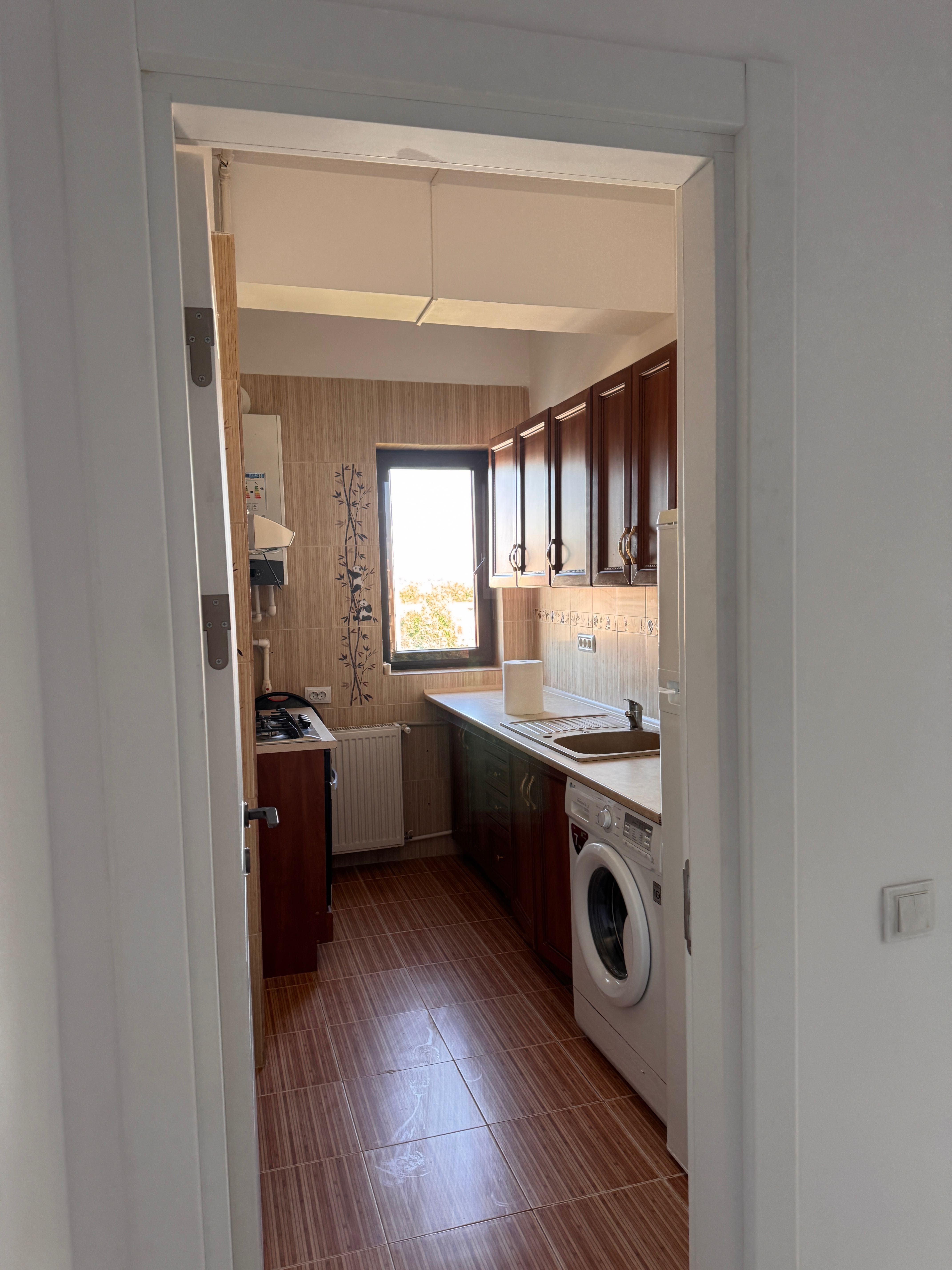Închiriez apartament 2