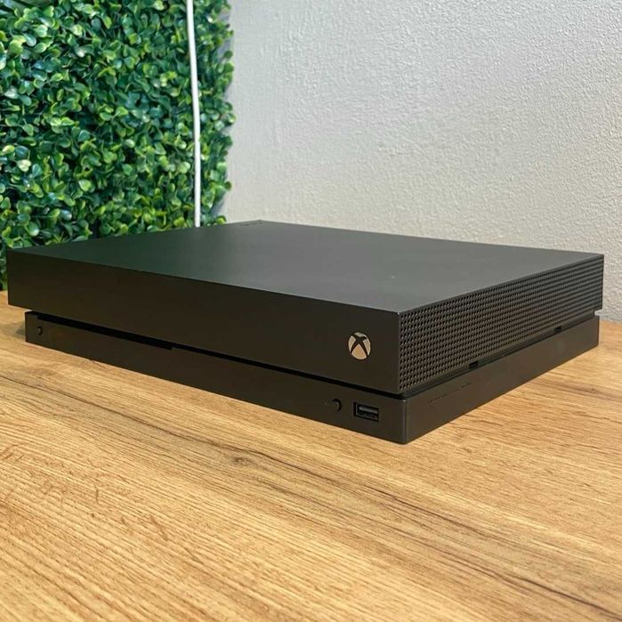 Xbox One X 1TB + Joc CADOU - GARANTIE 12 LUNI | TrueGSM