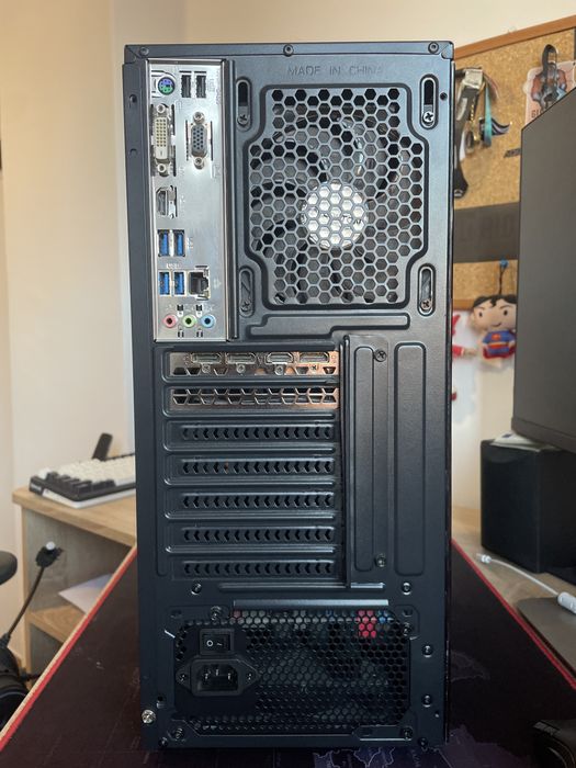 Pc: Gtx 1660 super, i5 9400f, 16gb ram