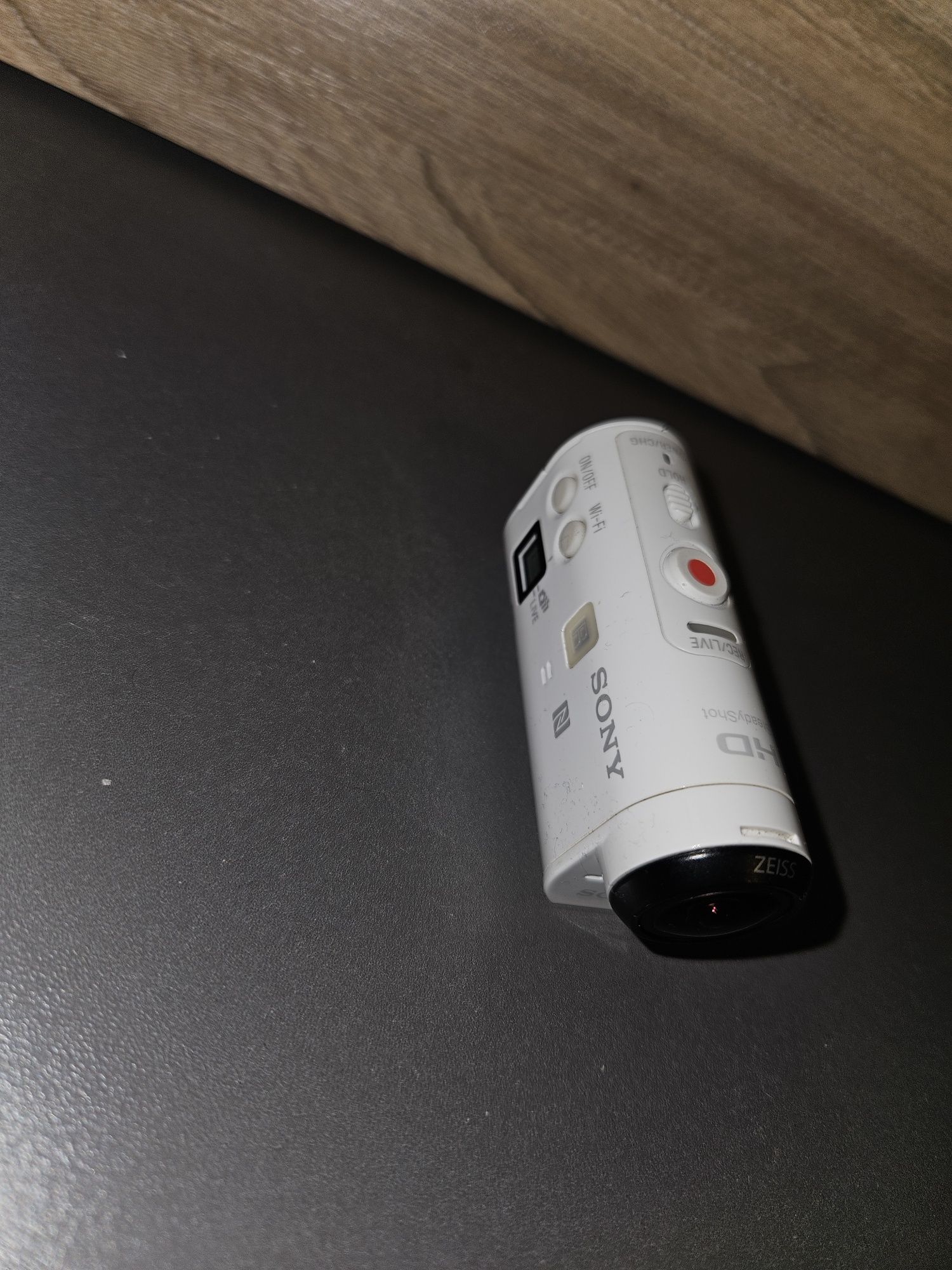 Видеокамера action Sony AZ1