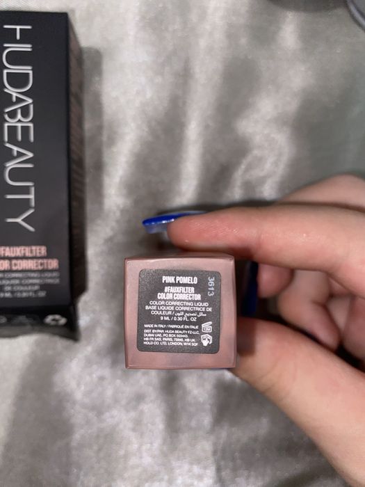 Corector Huda Beauty