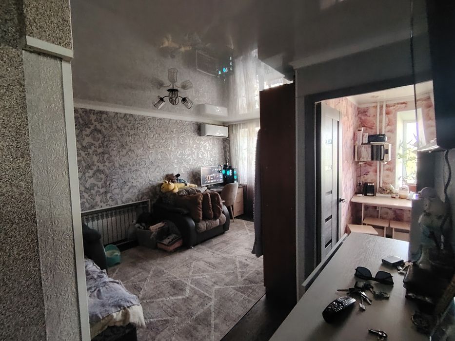 Обменяю квартиру 1к  с гаражом на 2к.